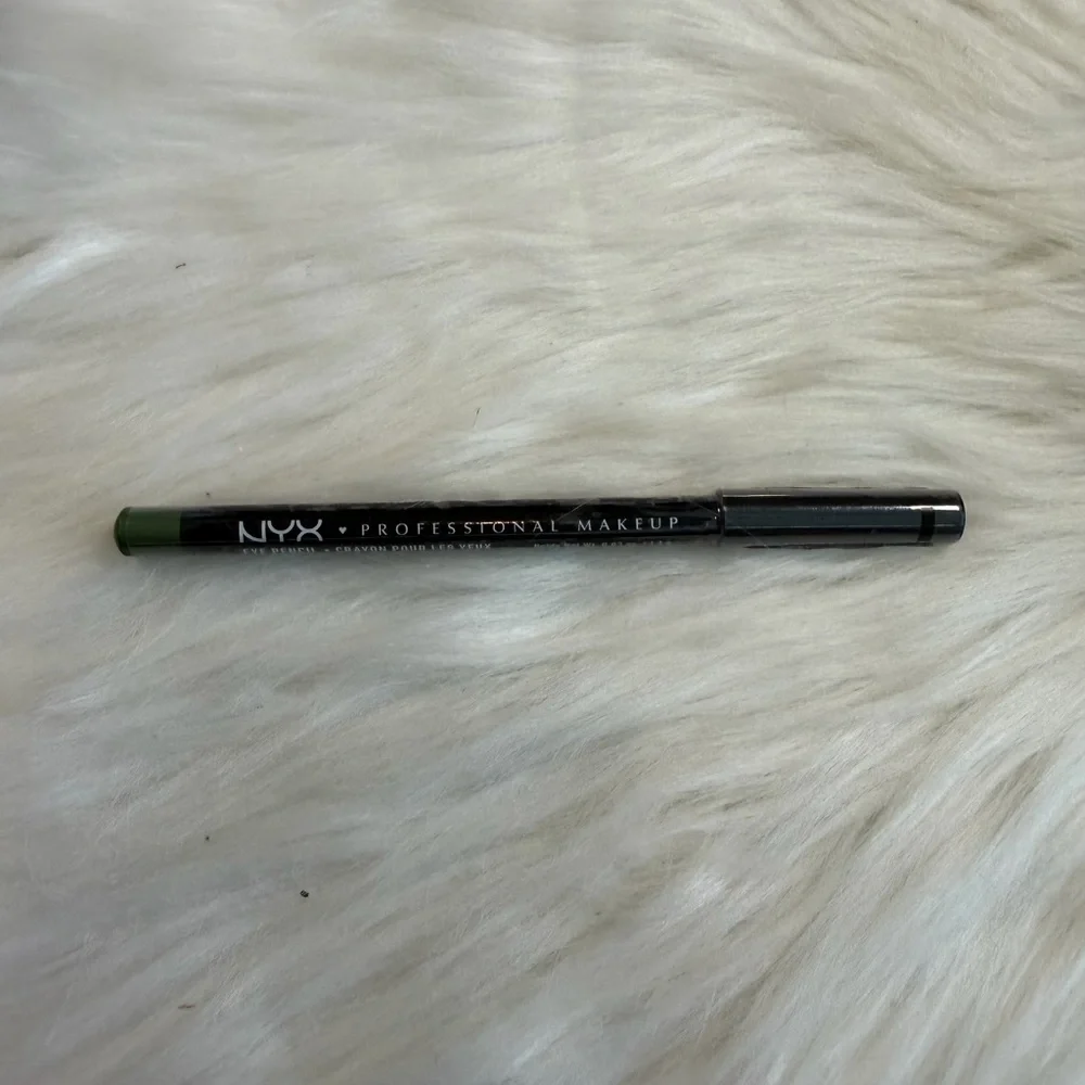 🩷5/$10 NYX Professional Makeup Eyeliner - Green